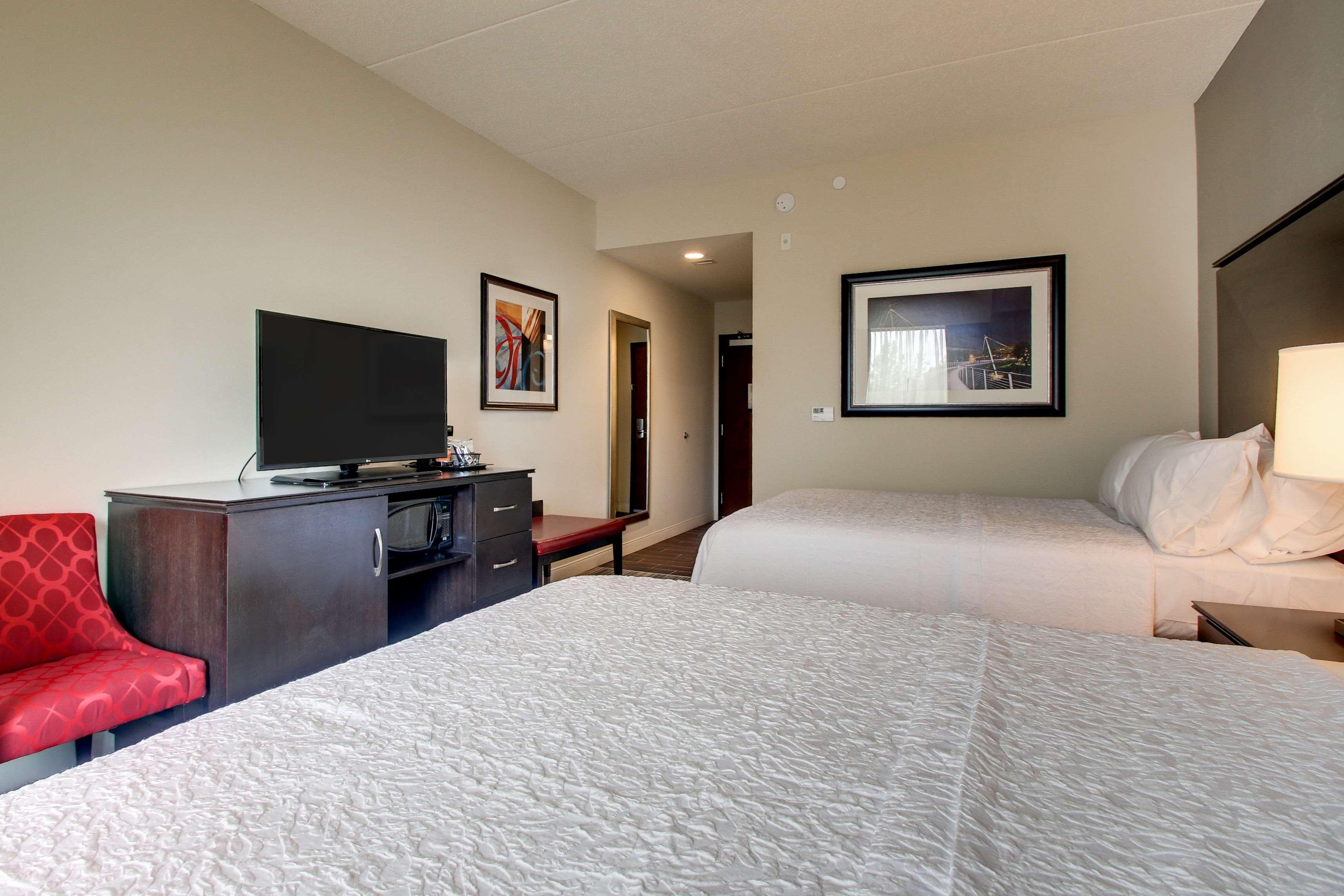 Hampton Inn & Suites Greenville Airport Exterior photo