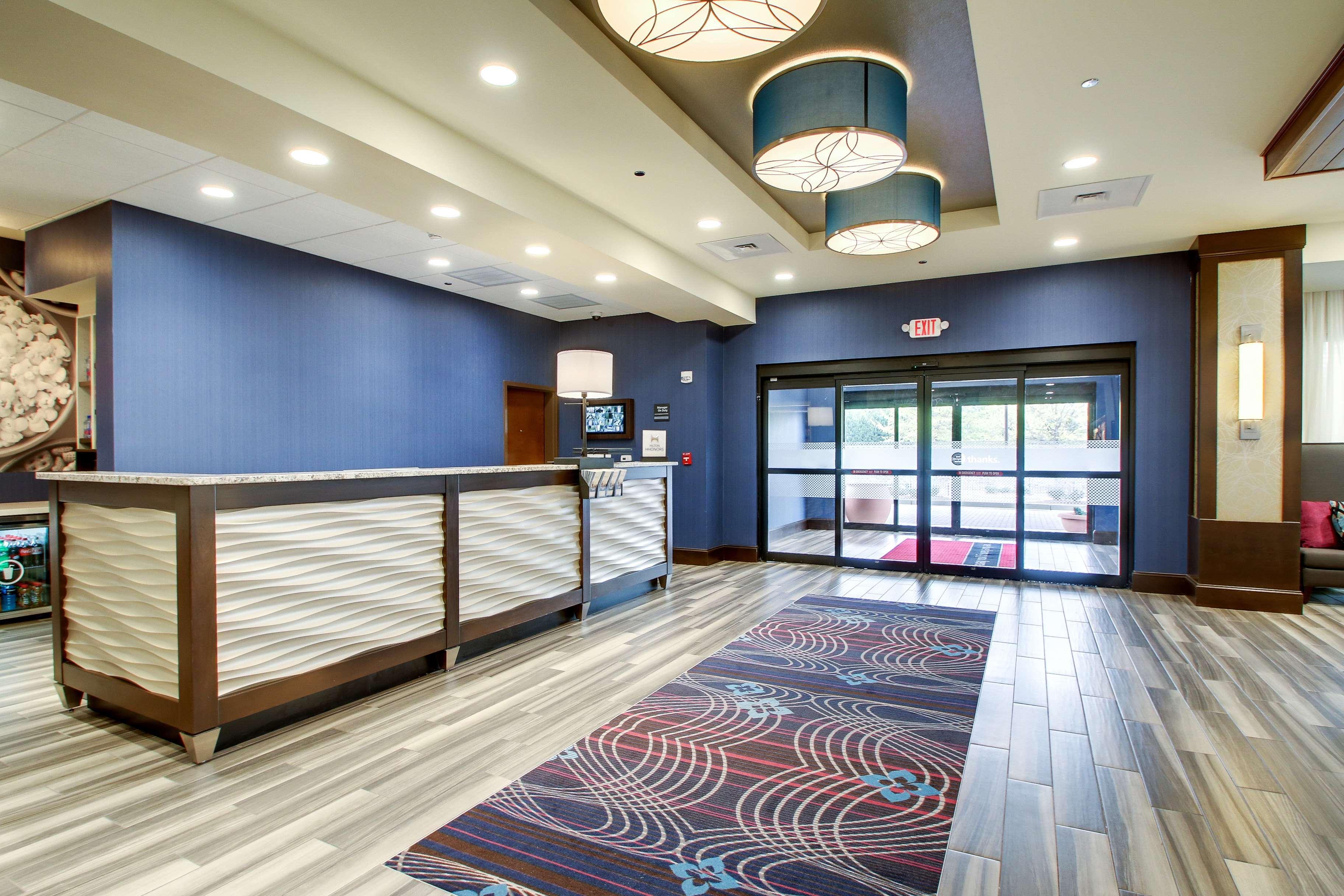Hampton Inn & Suites Greenville Airport Exterior photo