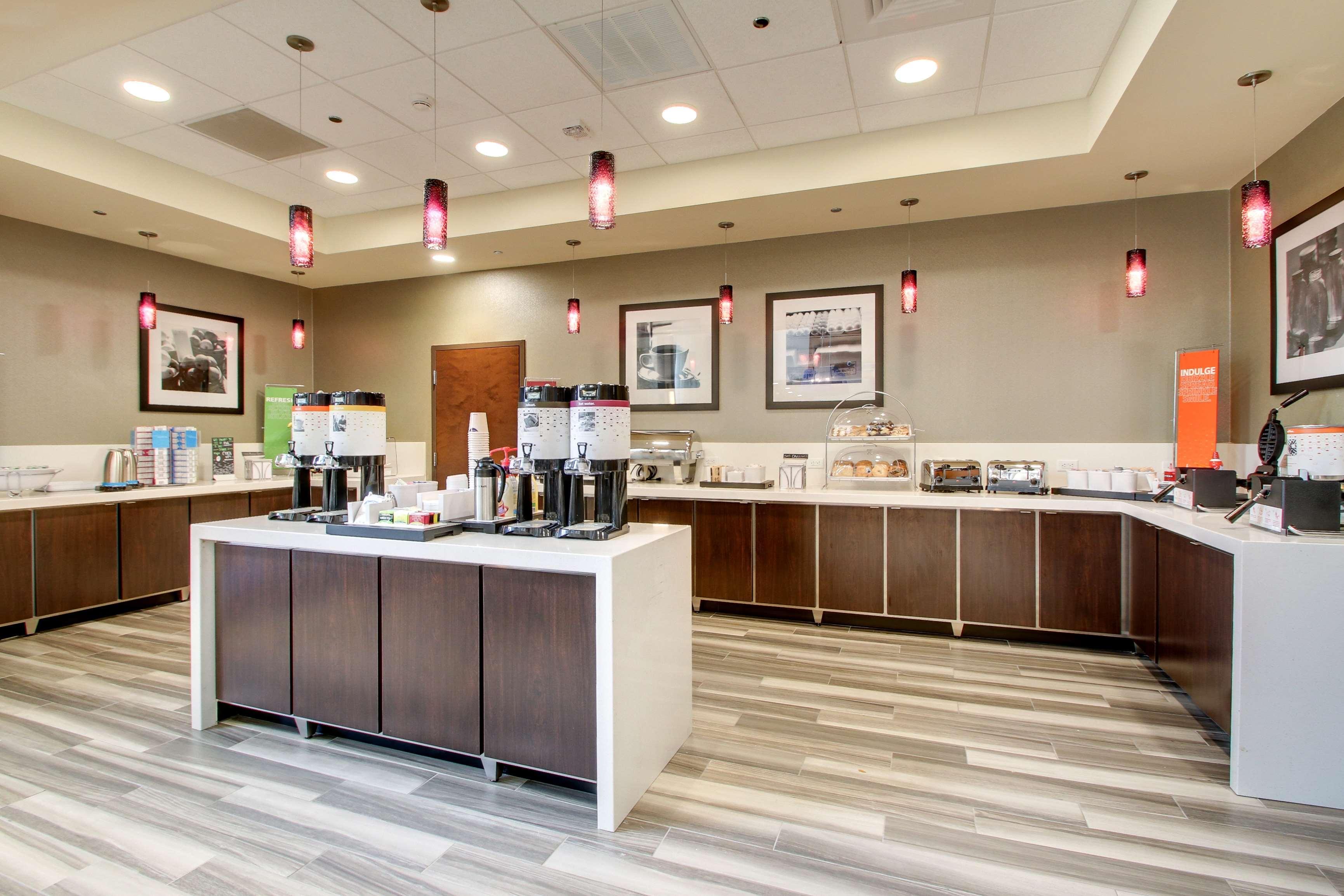 Hampton Inn & Suites Greenville Airport Exterior photo