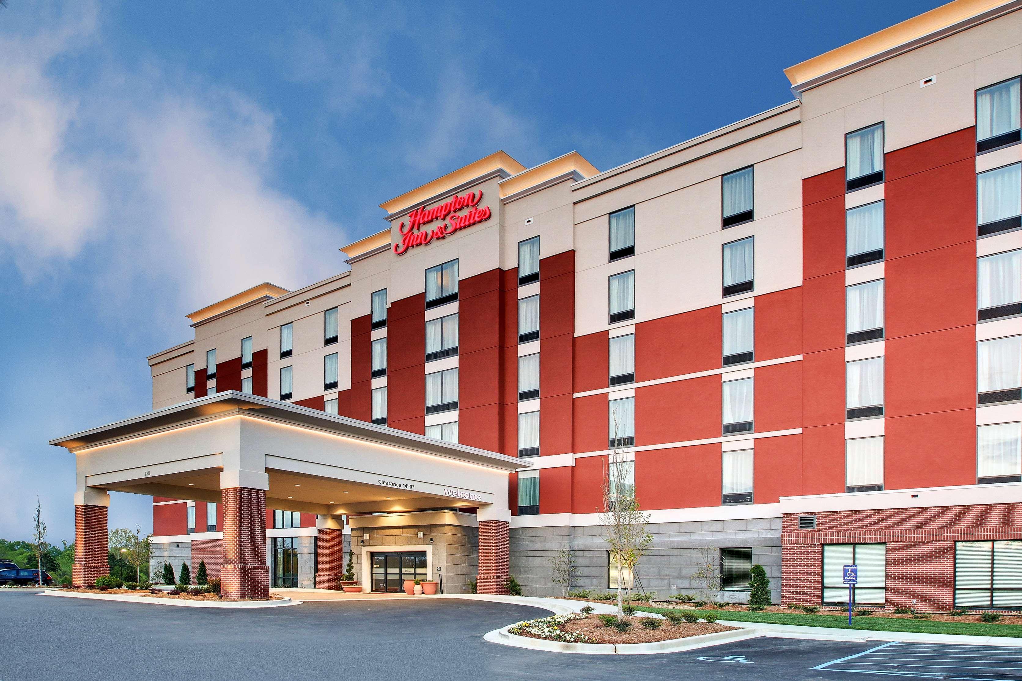 Hampton Inn & Suites Greenville Airport Exterior photo