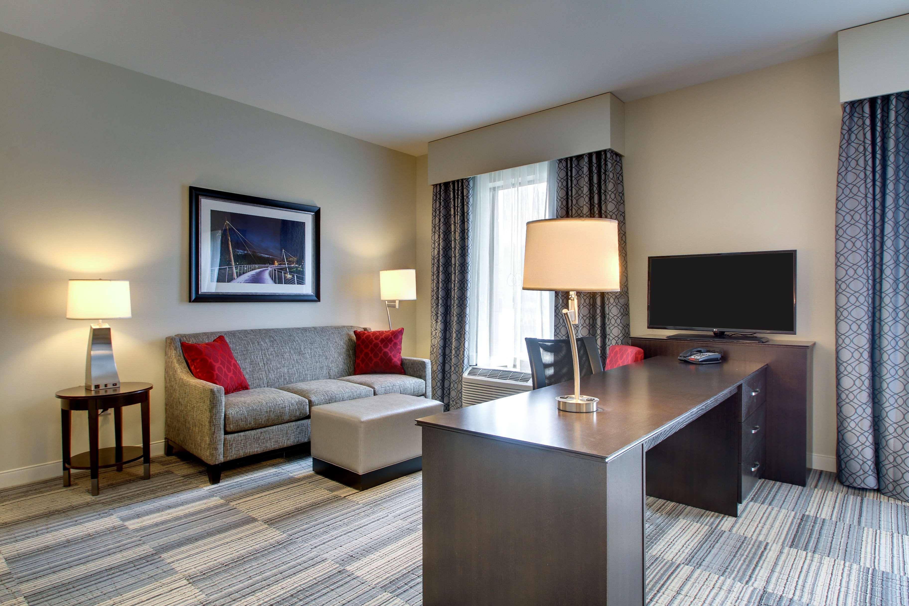 Hampton Inn & Suites Greenville Airport Exterior photo