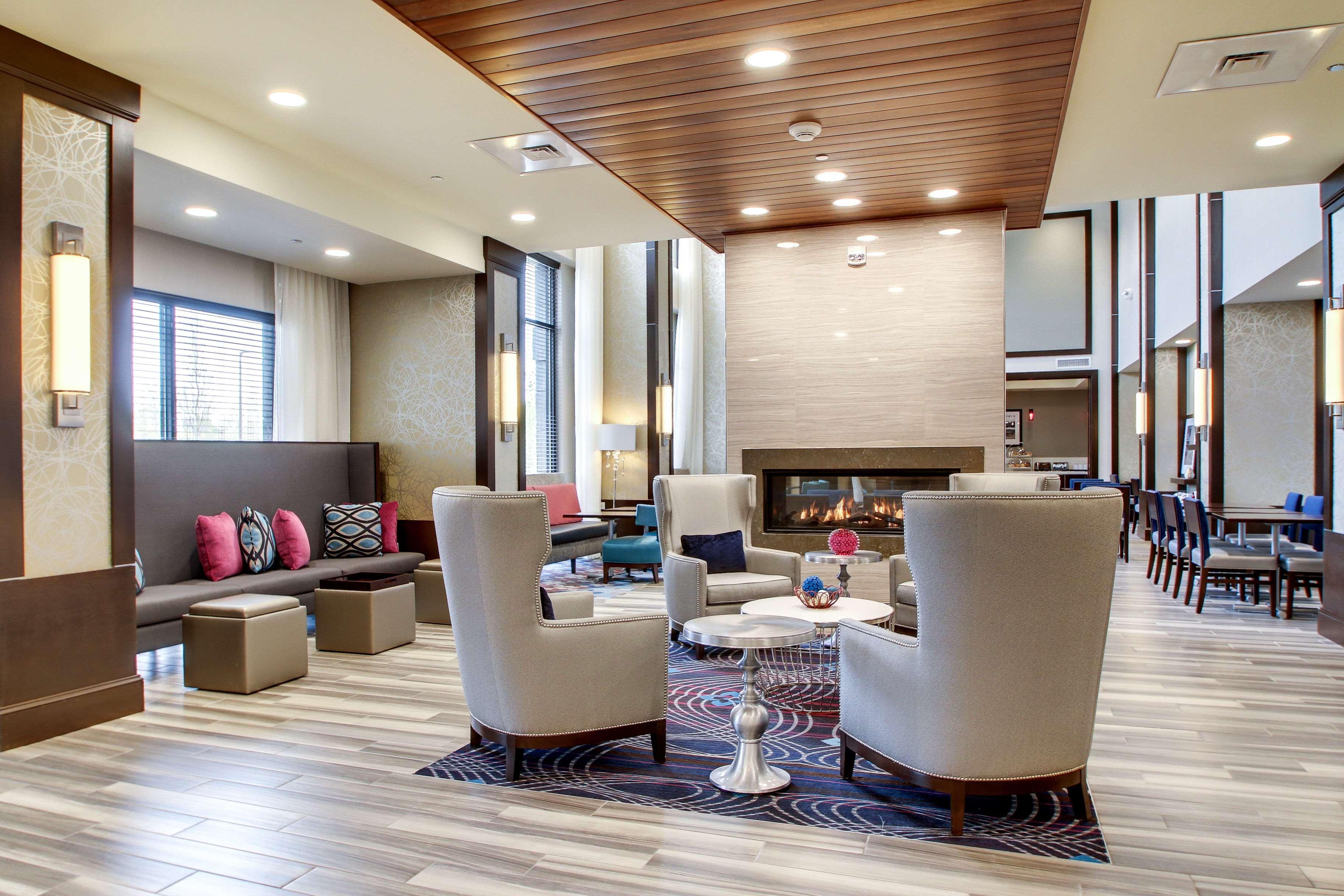 Hampton Inn & Suites Greenville Airport Exterior photo