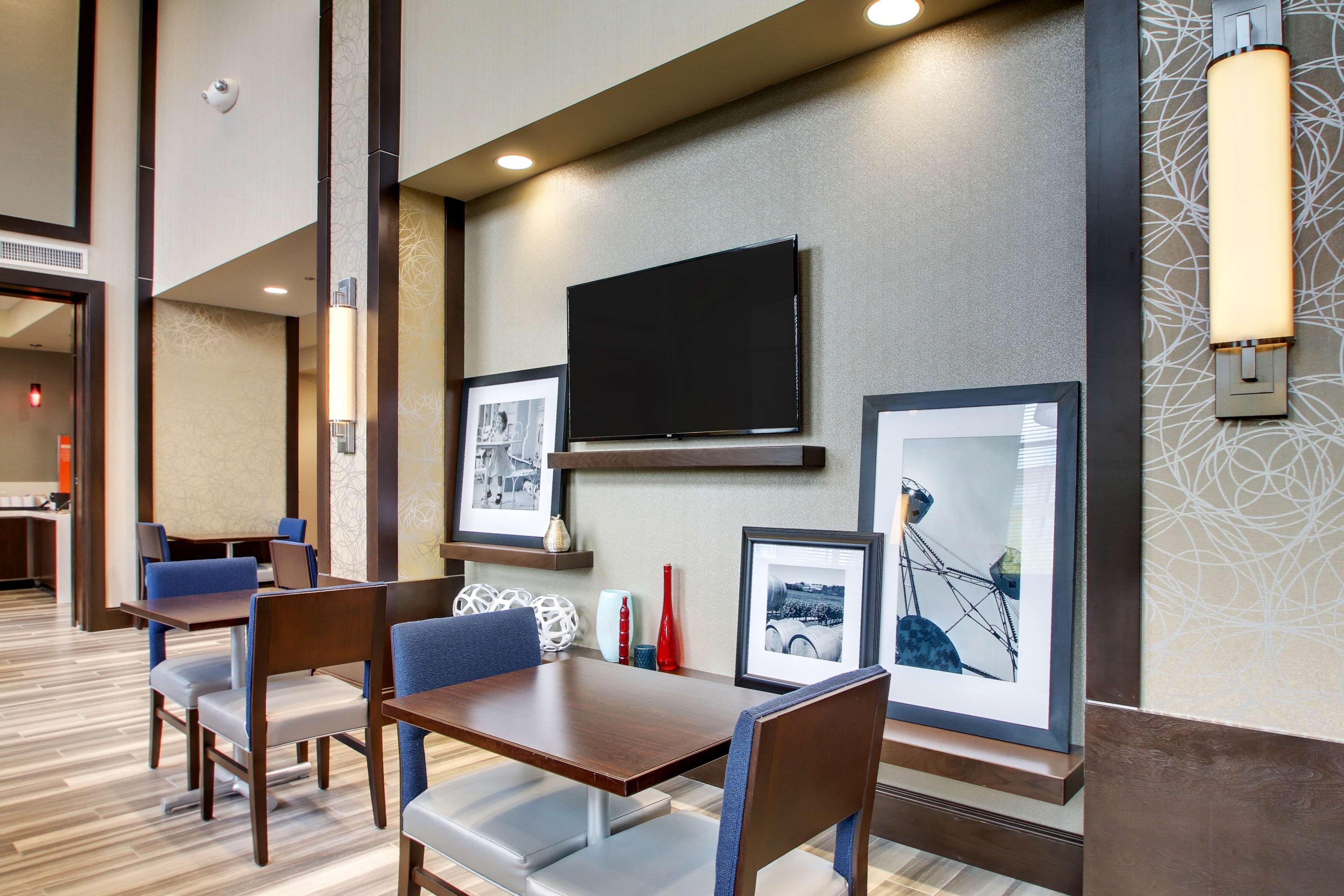 Hampton Inn & Suites Greenville Airport Exterior photo