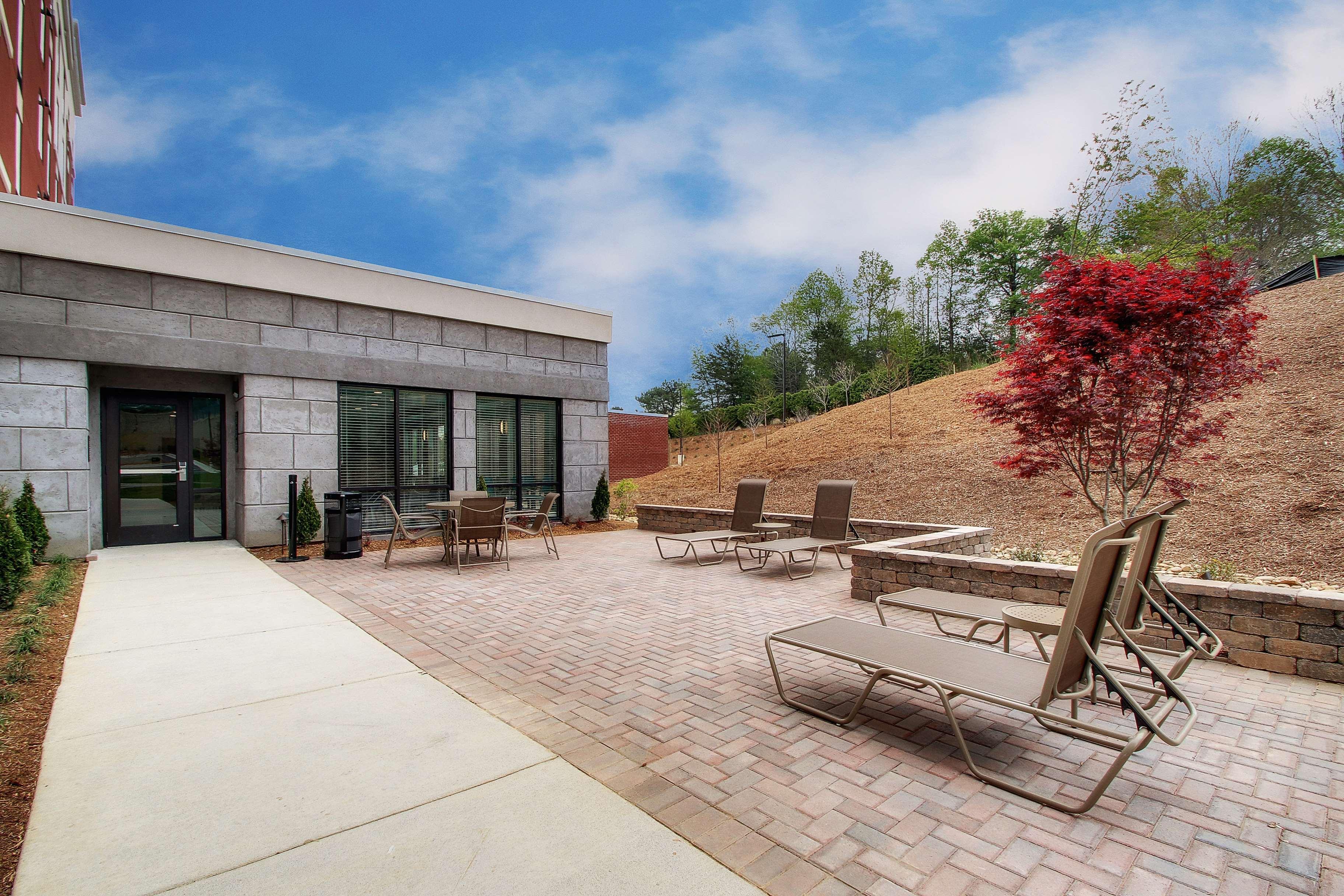 Hampton Inn & Suites Greenville Airport Exterior photo