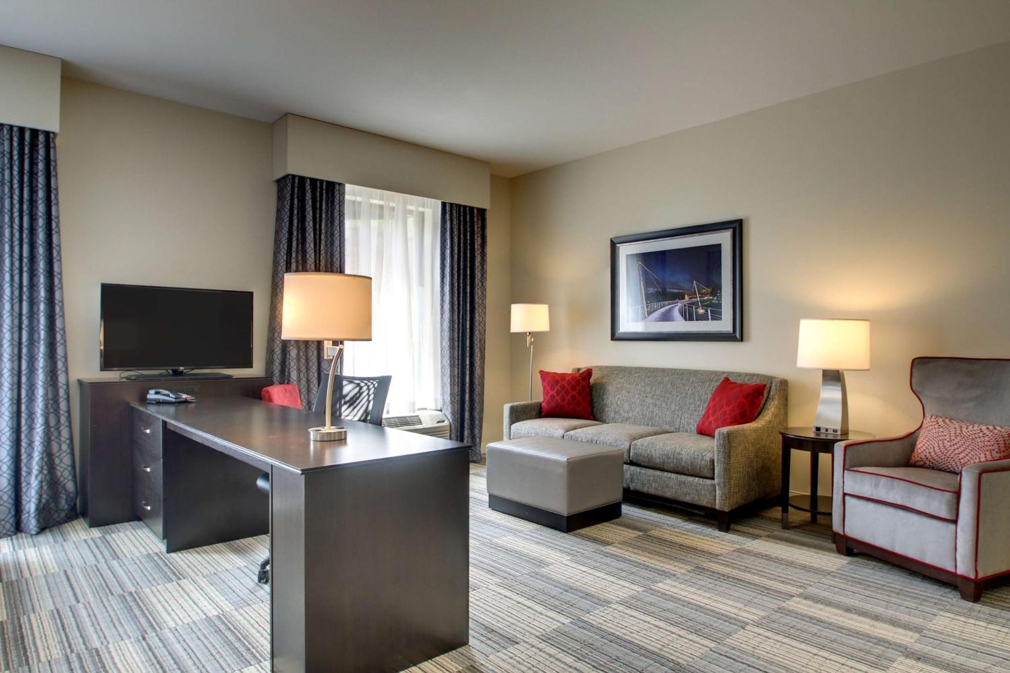 Hampton Inn & Suites Greenville Airport Exterior photo