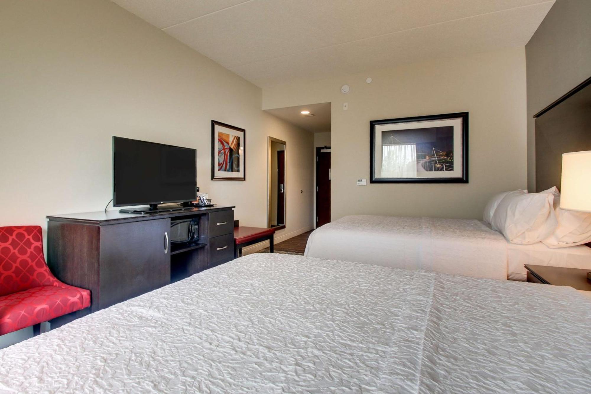 Hampton Inn & Suites Greenville Airport Exterior photo