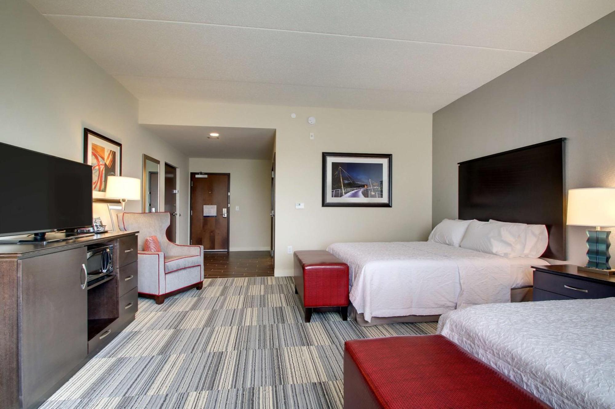 Hampton Inn & Suites Greenville Airport Exterior photo