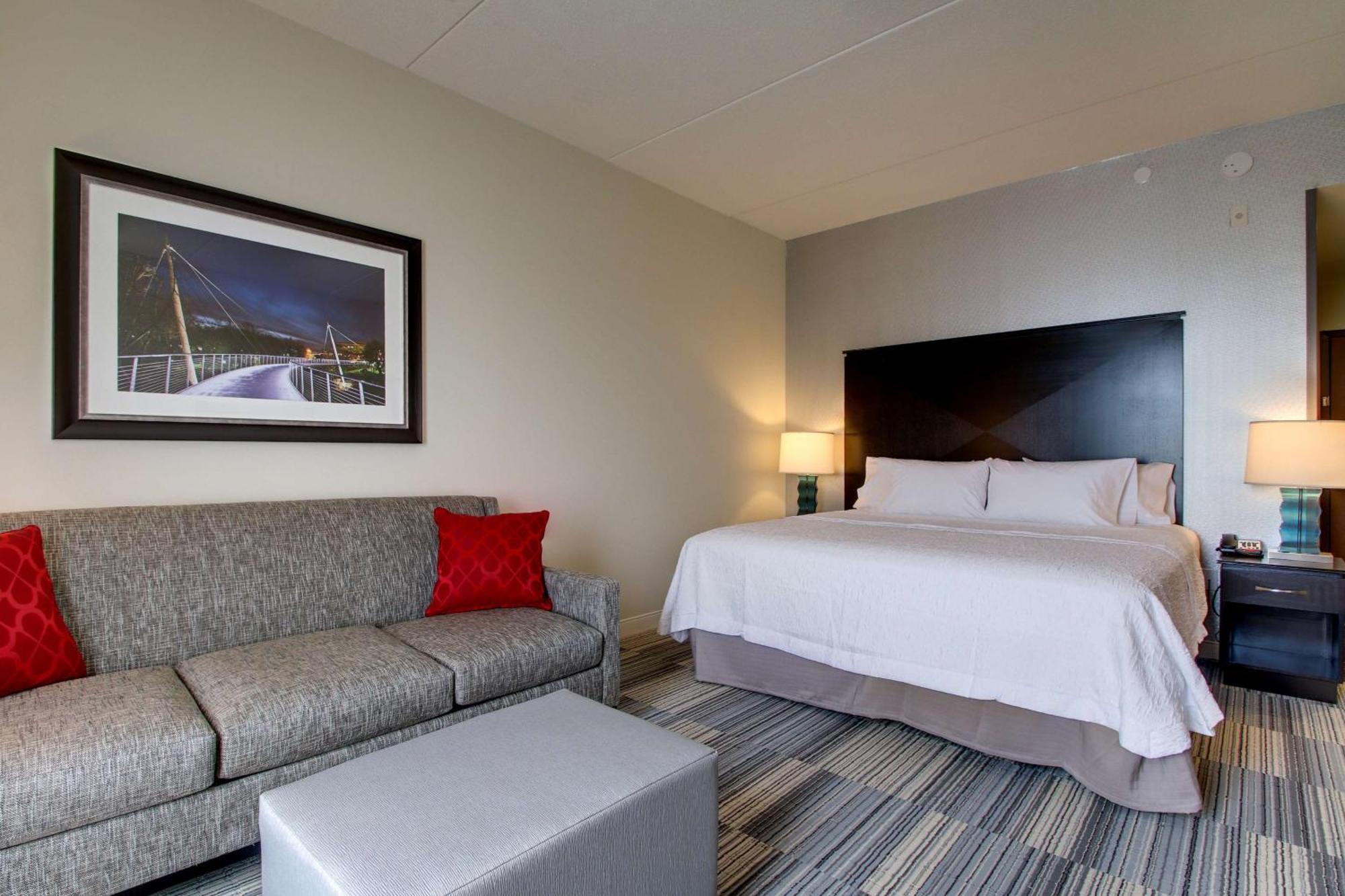 Hampton Inn & Suites Greenville Airport Exterior photo