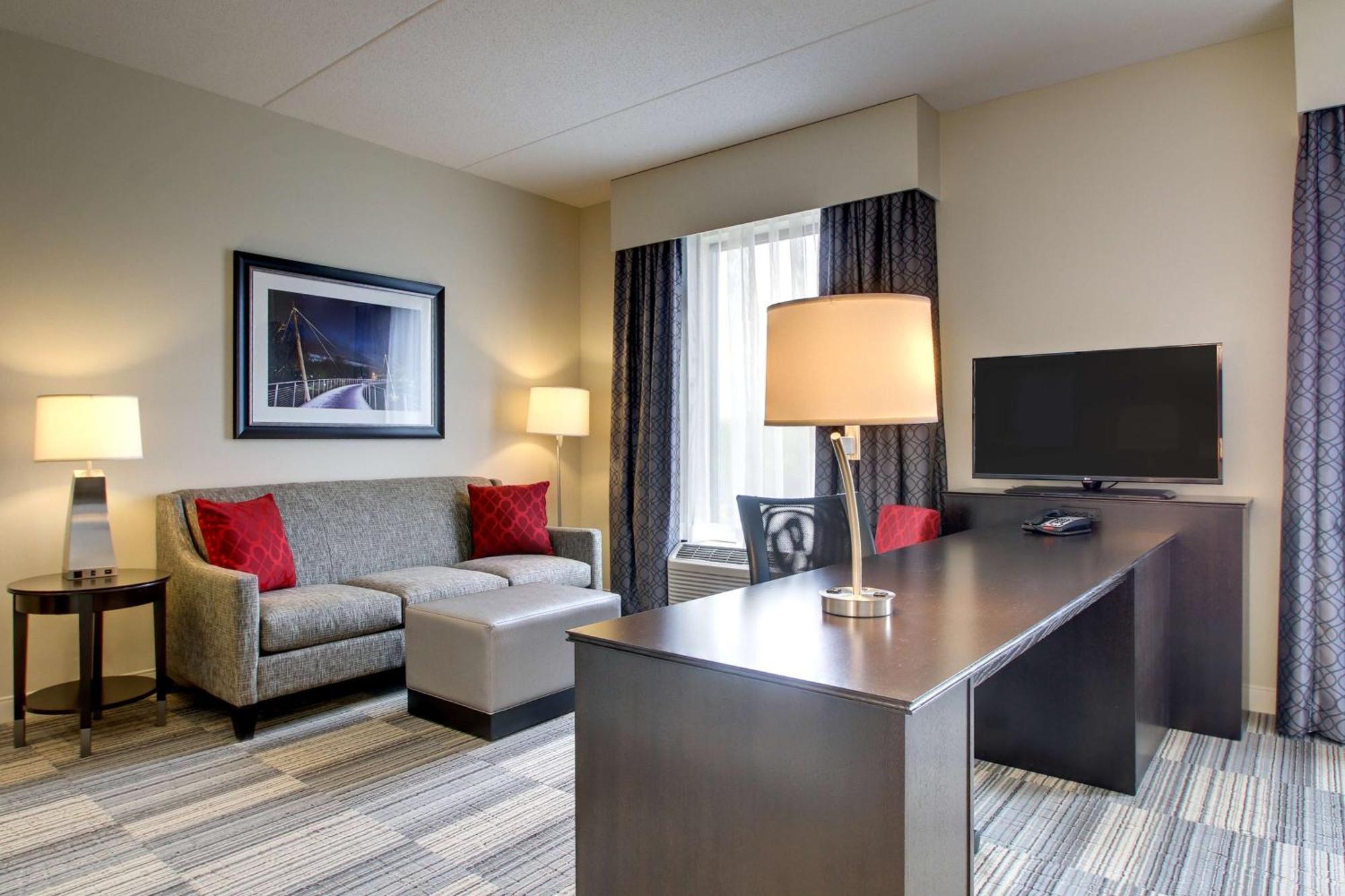 Hampton Inn & Suites Greenville Airport Exterior photo
